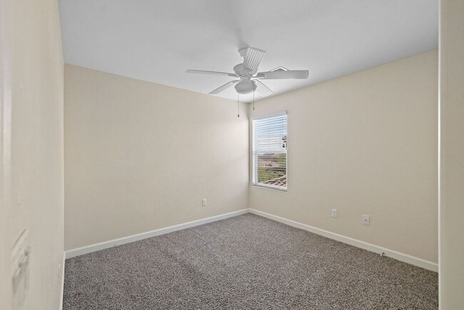 Building Photo - This very popular 2-story home floor plan ...