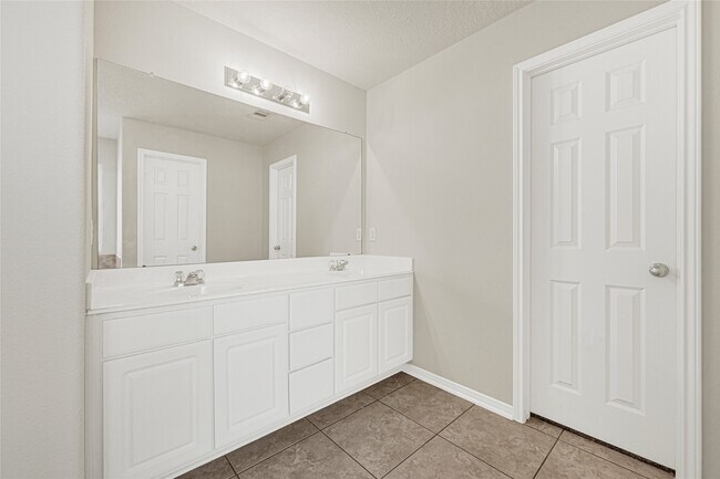 Building Photo - 3219 Zephyr Glen Way