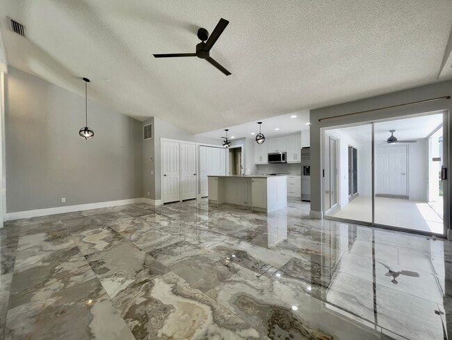 Building Photo - 6503 Geminata Oak Ct