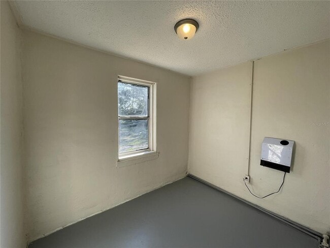 Building Photo - 240 C