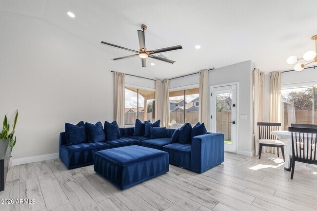 Building Photo - 16019 W Linden St