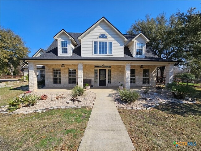 Building Photo - 1060 Great Oaks Dr