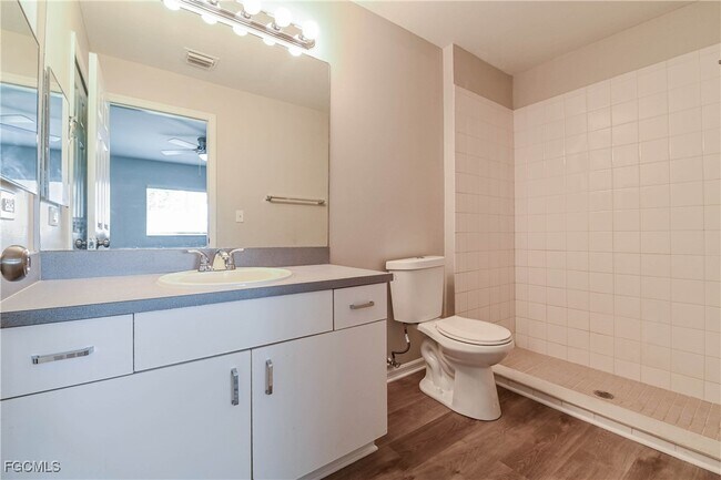 Building Photo - 2216 NW 5th St