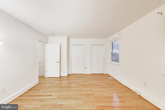 Building Photo - 1660 Beekman Pl NW