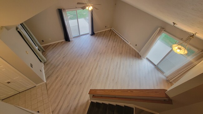 Building Photo - 615 Hilltop Terrace