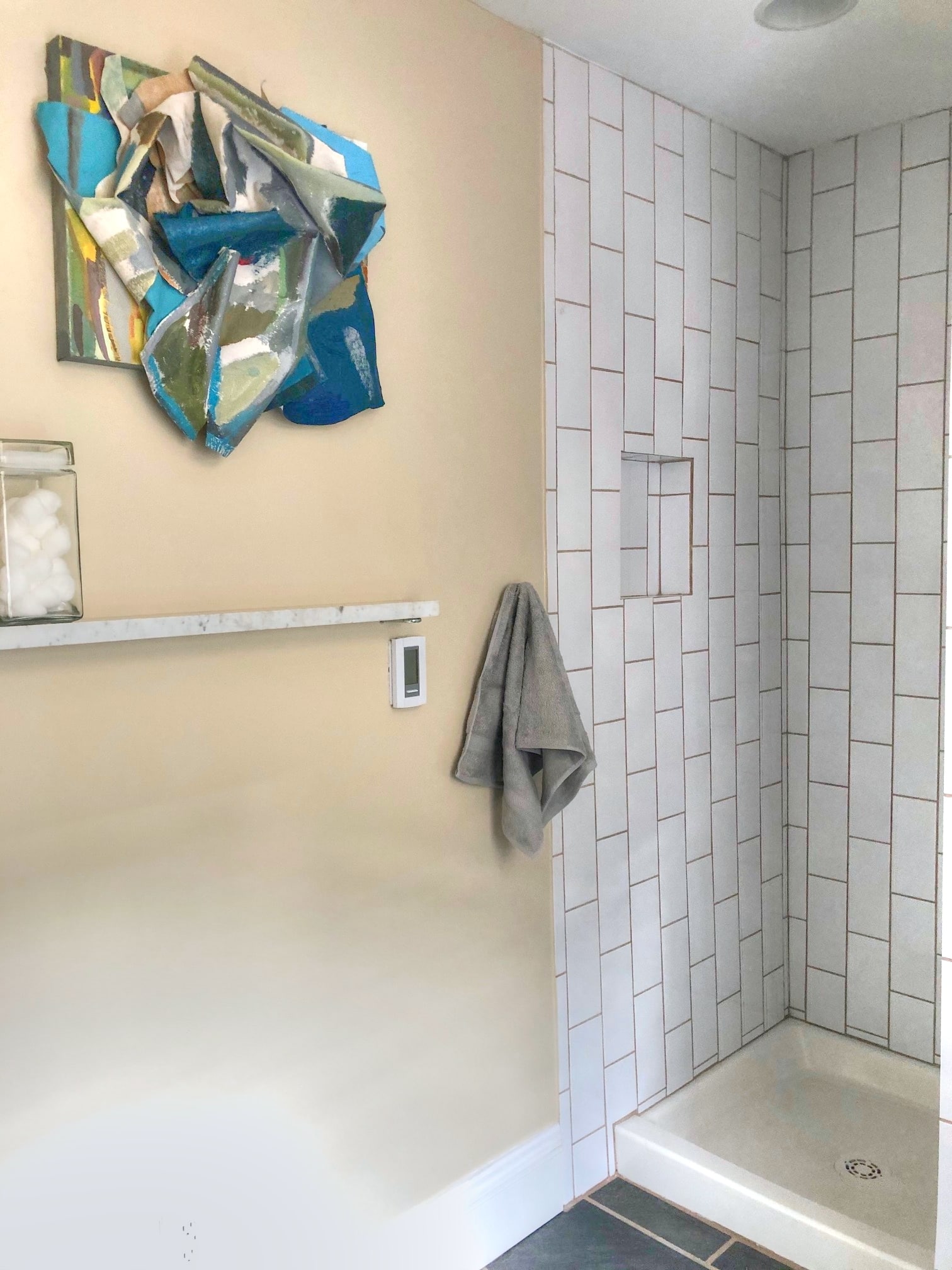 Full bath, first floor - 512 13th St NW