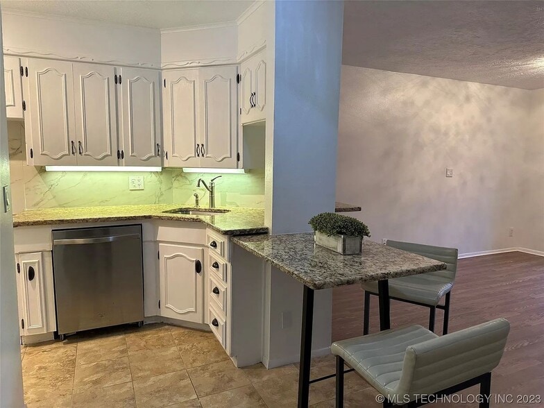 Building Photo - 123 Falconhead Dr