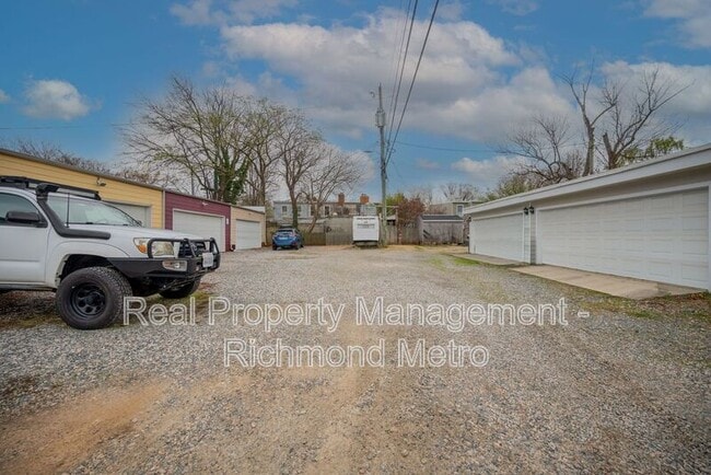 Building Photo - 518 1/2 South Laurel Street
