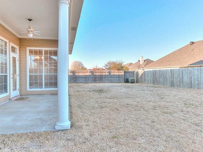 Building Photo - 5012 Tensas Dr