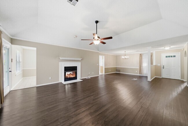 Building Photo - Large 3 bedroom, 2 bath home in Broken Arrow School District.