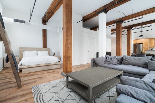 Building Photo - 881 E 1st St