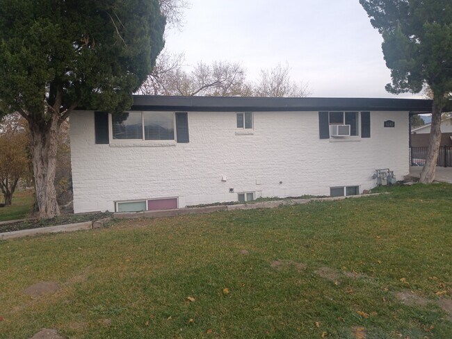 Building Photo - 6245 Margray Dr