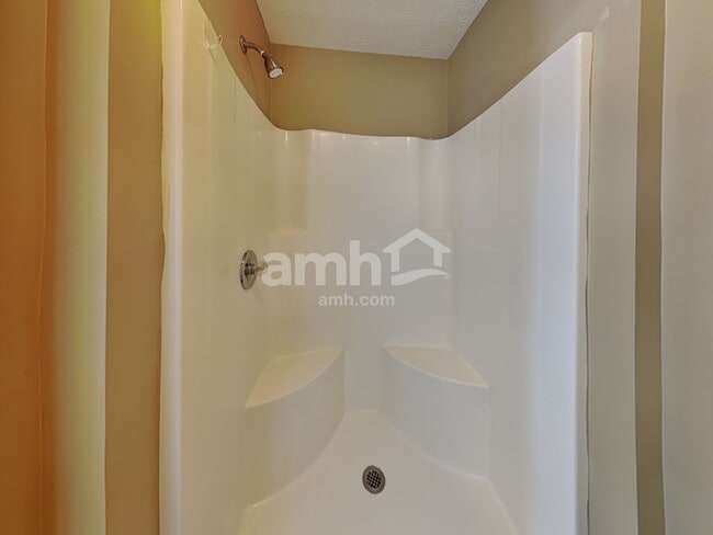 Building Photo - 357 Pinecrest Ct