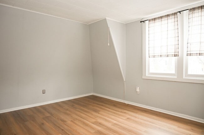 Building Photo - *Deposit Discount* Gorgeous 3 Bed 1 Bath H...