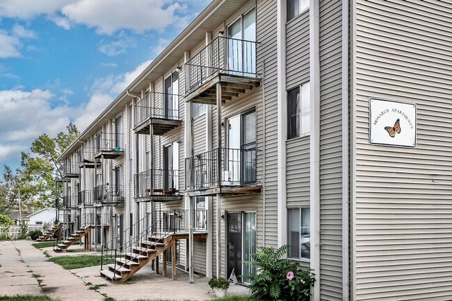 Building Photo - Ground-Floor 1-Bedroom with Walk-Out Patio