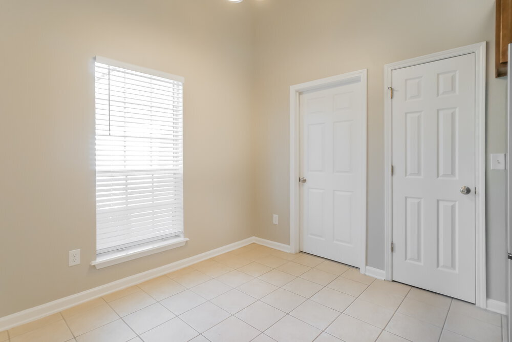 Building Photo - 2241 Blackstone Way