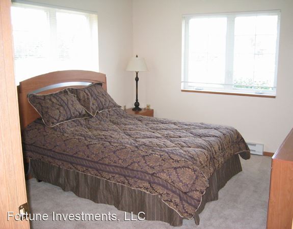 Building Photo - 2 br, 1 bath Apartment - 6522-28 Lake Rd 6...