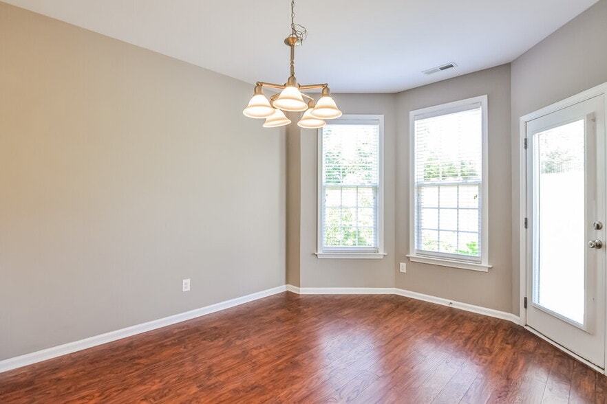 Building Photo - 353 Collinsworth Dr