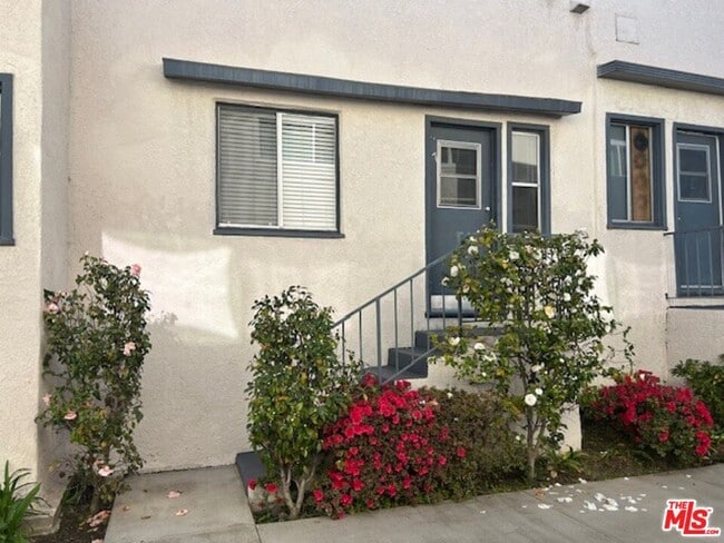 Building Photo - 11826 Venice Blvd.