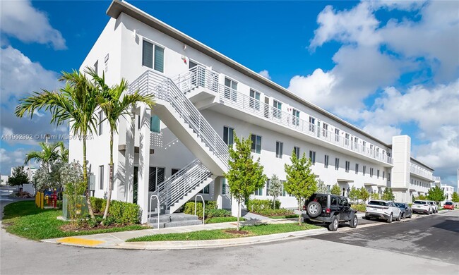 Building Photo - 6416 NW 102nd Ct