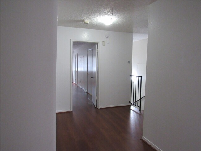 Building Photo - 15543 Weldon Dr