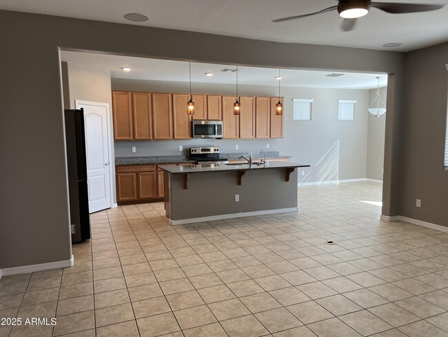 Building Photo - 19955 W Heatherbrae Dr