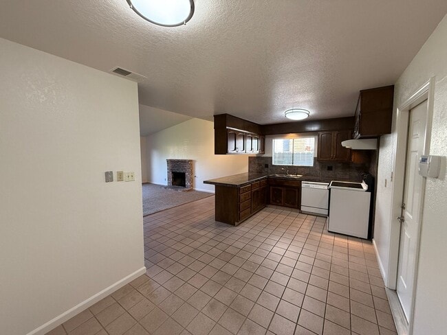 Building Photo - Single story home located in the Stonewood neighborhood!