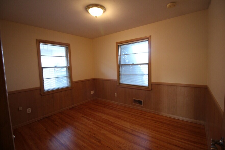 Building Photo - 6310 Vincent Ave S