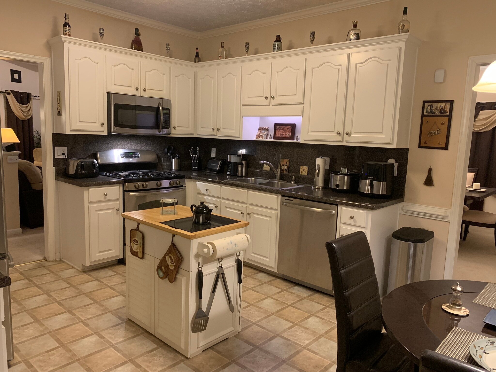 Building Photo - 1866 Whitley Rd