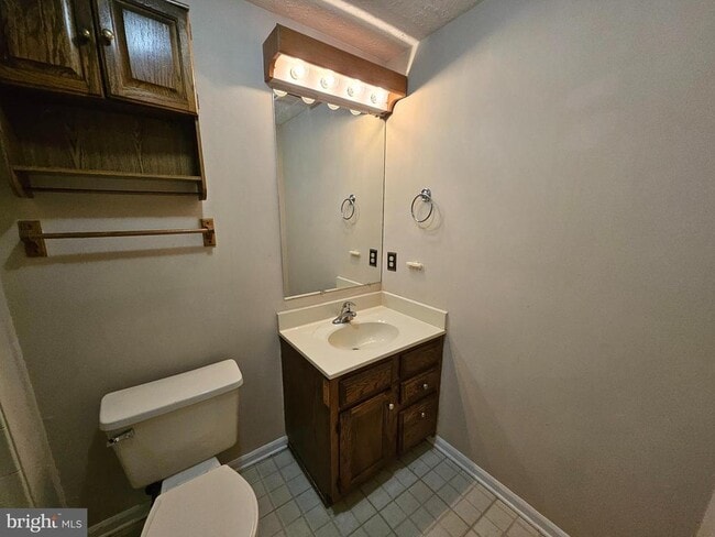 Building Photo - 104 Township Ct