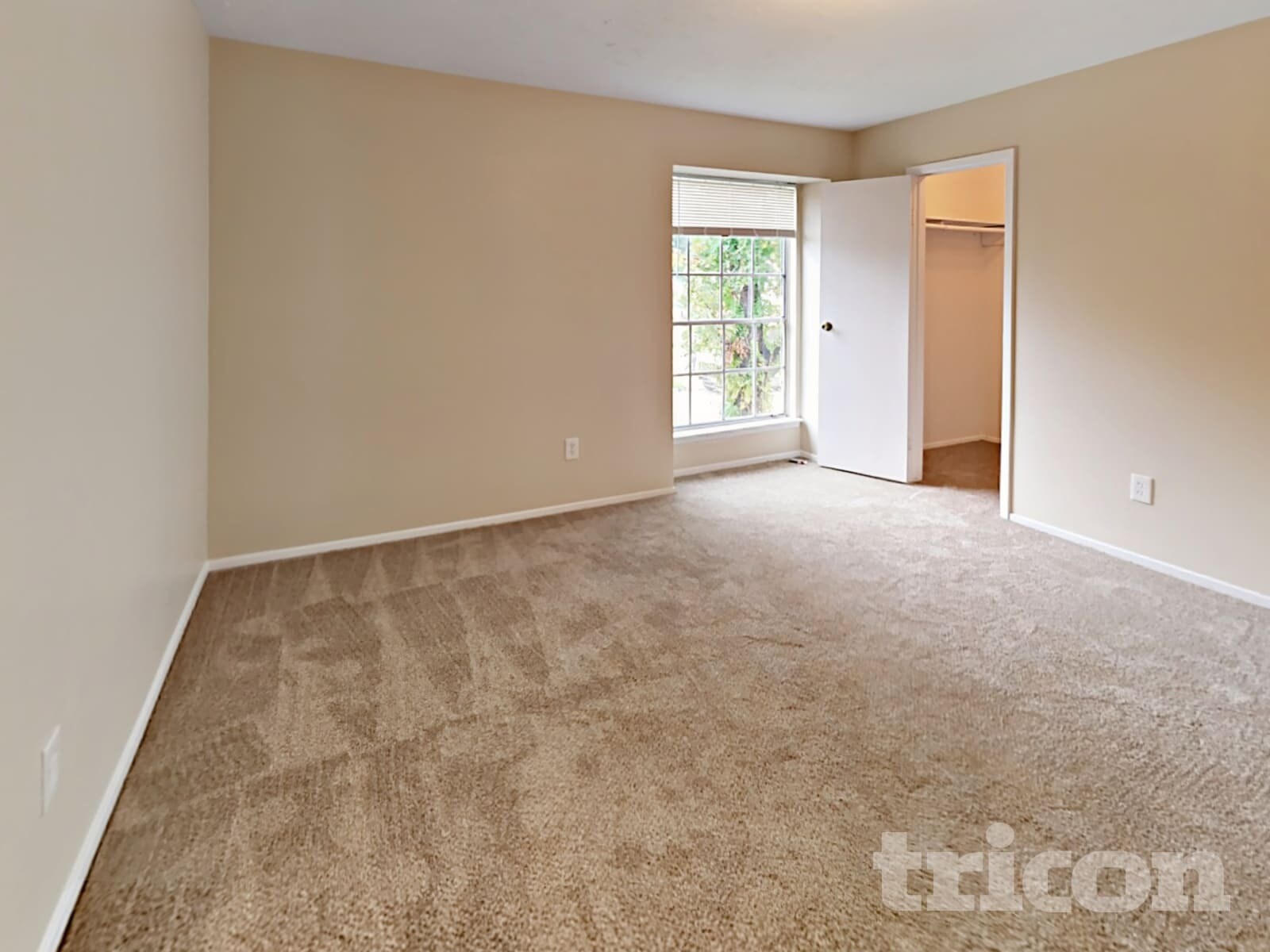 Building Photo - 11010 Maple Rock Dr