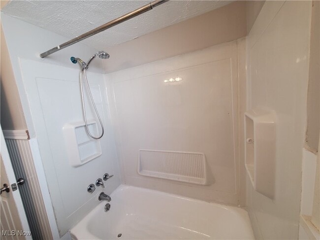 Building Photo - 4287 E 162nd St