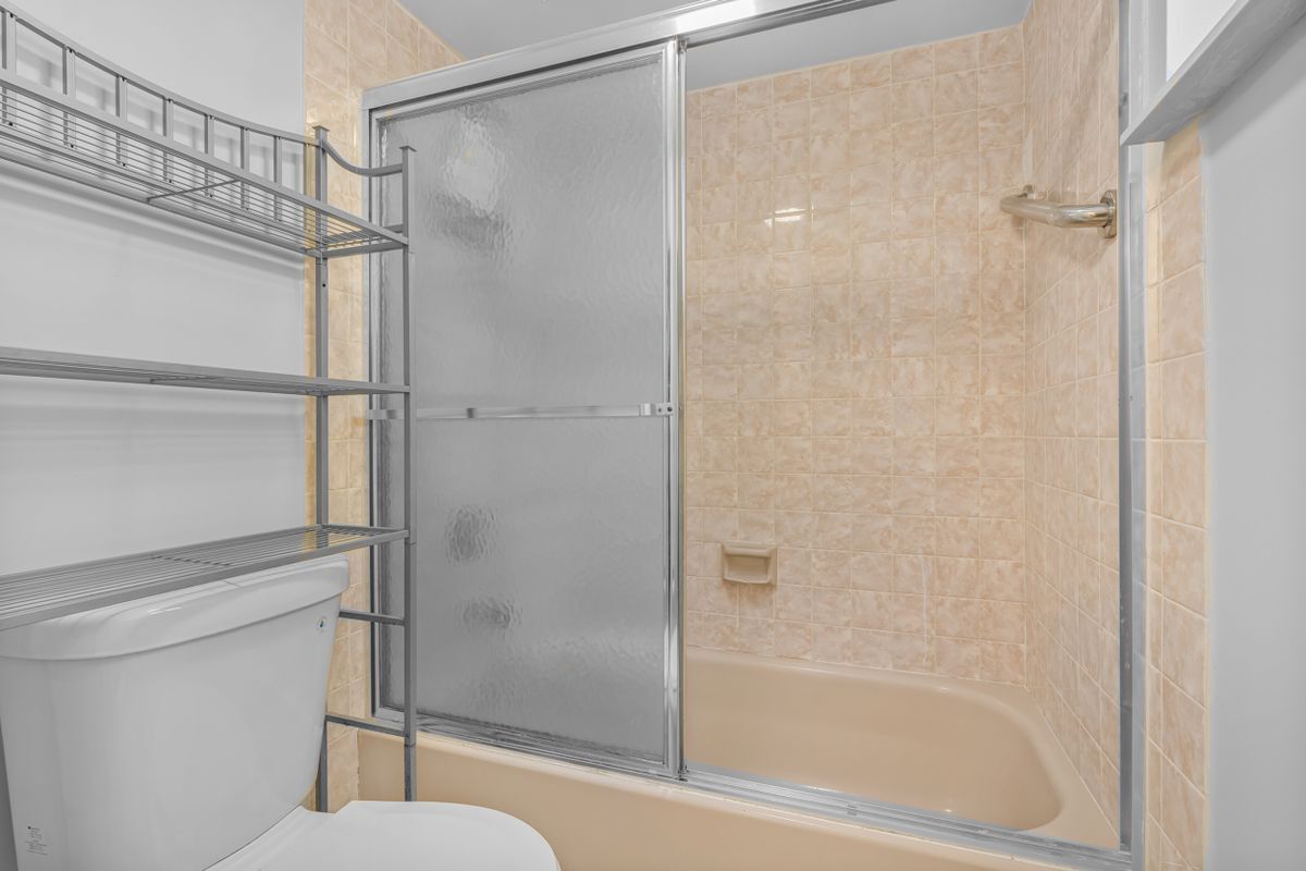 Building Photo - 4141 Collins Ave