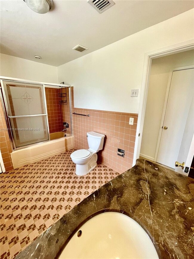 Building Photo - 4430 W Broward Blvd