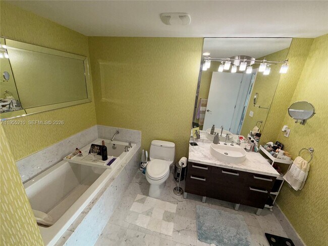 Building Photo - 253 NE 2nd St