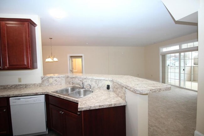 Building Photo - 1665 Kenton Rd