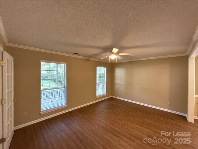 Building Photo - 12823 Diamond Dr