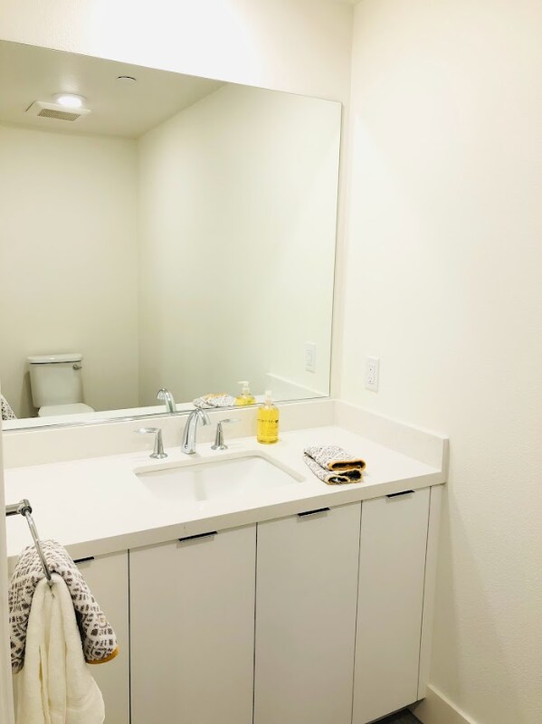 Building Photo - 3578 Rambla Pl