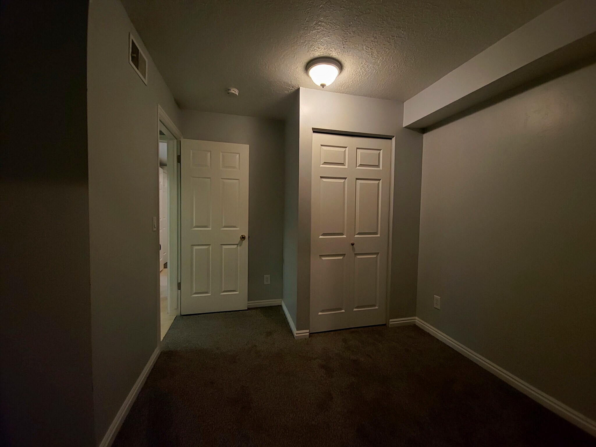 Building Photo - 5614 Meadow Ln