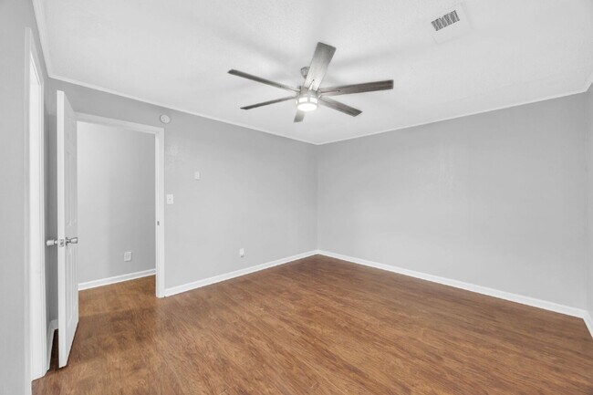 Building Photo - Welcome to your renovated 3-bed, 2-bath gem in scenic Gaffney, SC! $1,450/mo rent