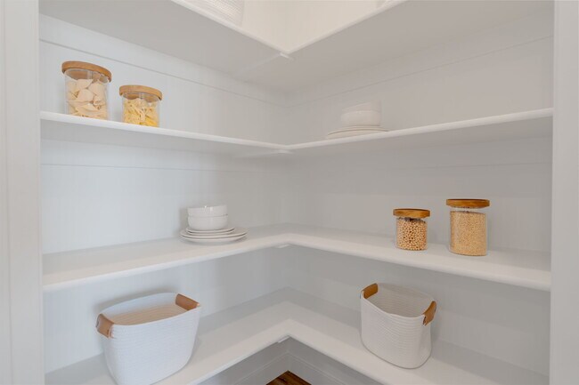 Building Photo - 1566 N Summer Spgs Cv