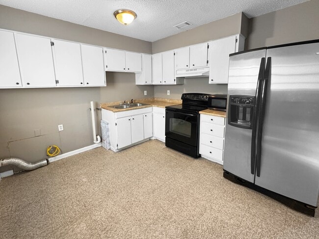 Building Photo - 3005 Magellan St