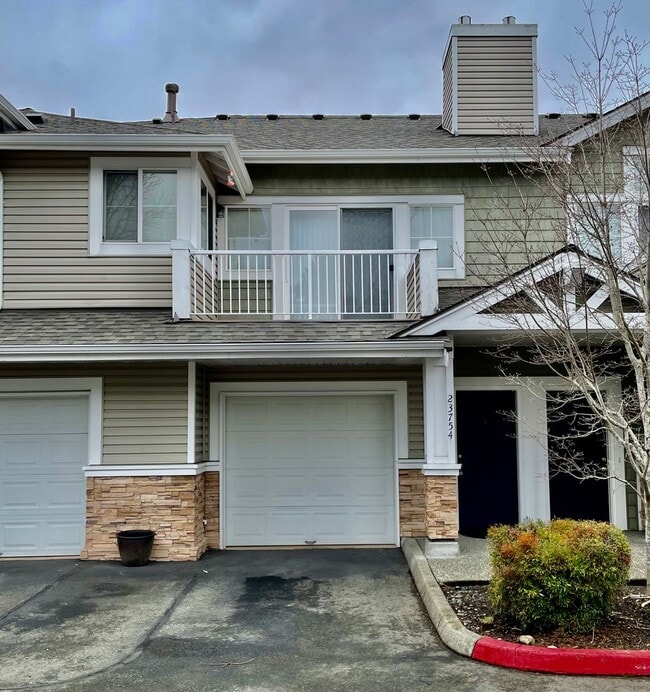 Building Photo - 23754 SE Summerhill Ln