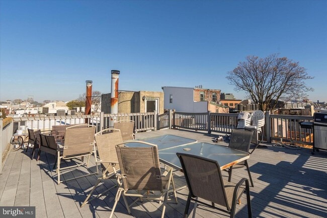 Building Photo - 1914 Fairmount Ave