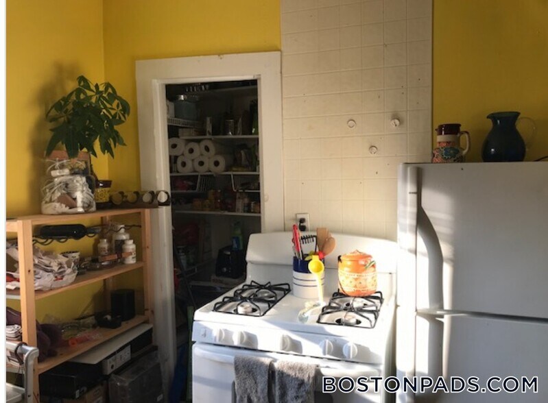 Building Photo - 4 Watson St