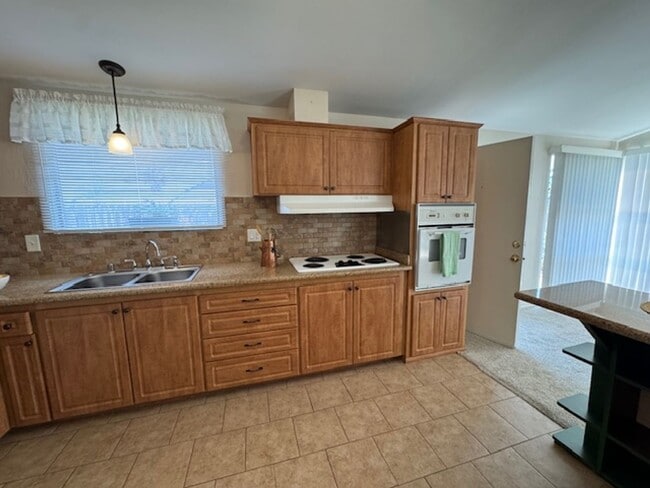 Building Photo - Charming 3-Bedroom Home for Rent in Serra ...