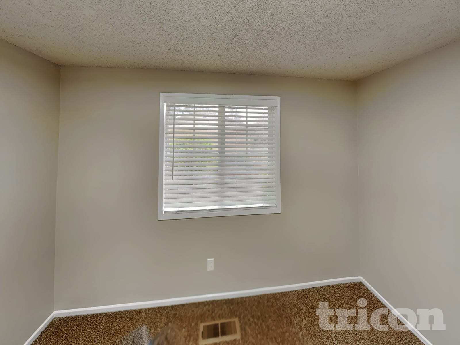 Building Photo - 12317 NE 33rd St