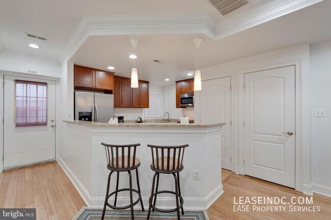 Building Photo - 21 Q St NW