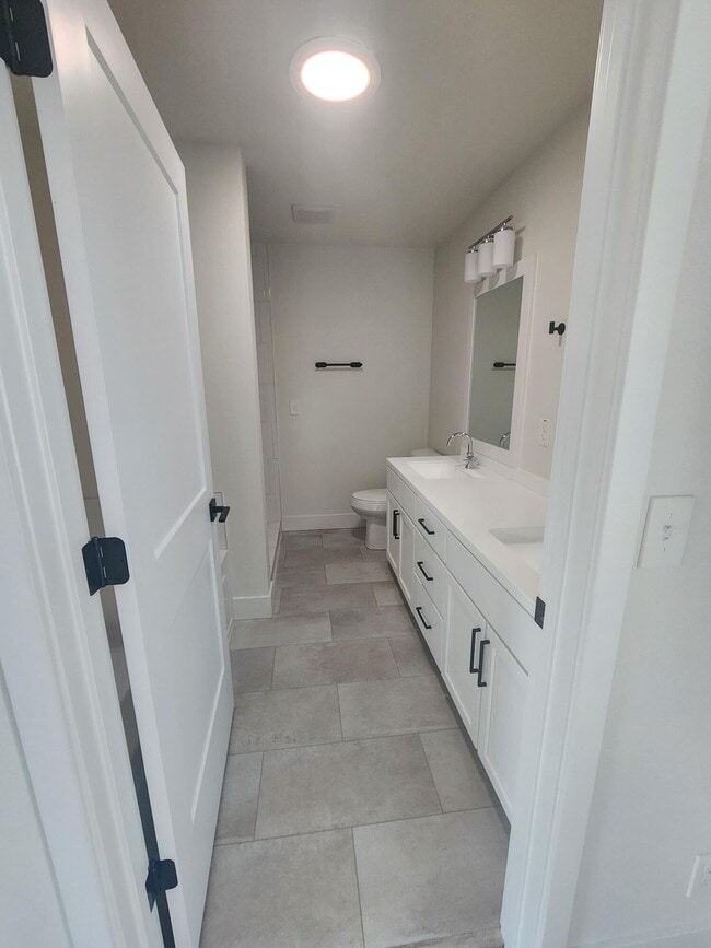 Building Photo - 4216 E Cypress Pl