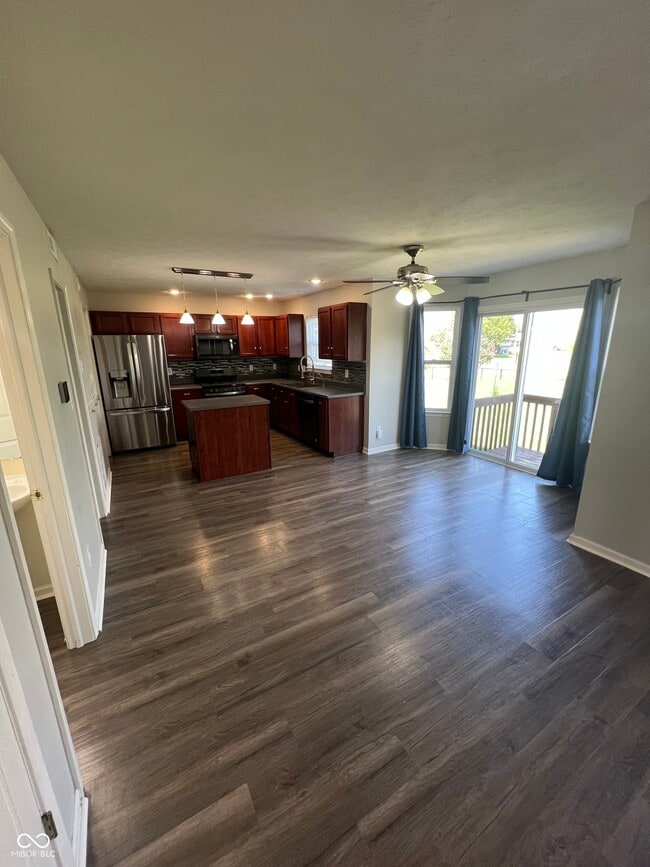 Building Photo - 1239 Highland Lake Way